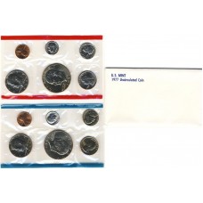 United States Mint UNC coinset 1977 P and D